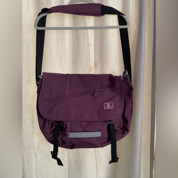 Traveling this year?  Oiwas Messenger Bag ~ Purple Canvas Satche - Picture 3 of 8